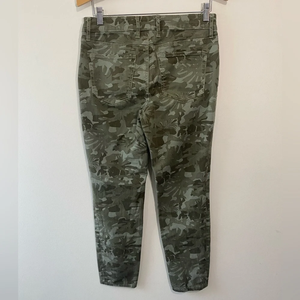 Tommy Bahama Camo Canvon Tea Leaf Ankle Jeans Women’s Size 4 / 26 Safari Jungle - Picture 7 of 8